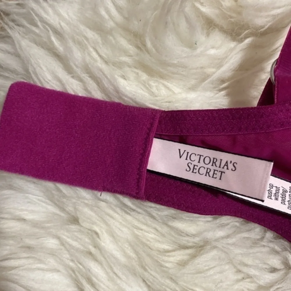 Victoria’s Secret Dream Angels Push Up Unlined Bra Size 32E (DD)‎